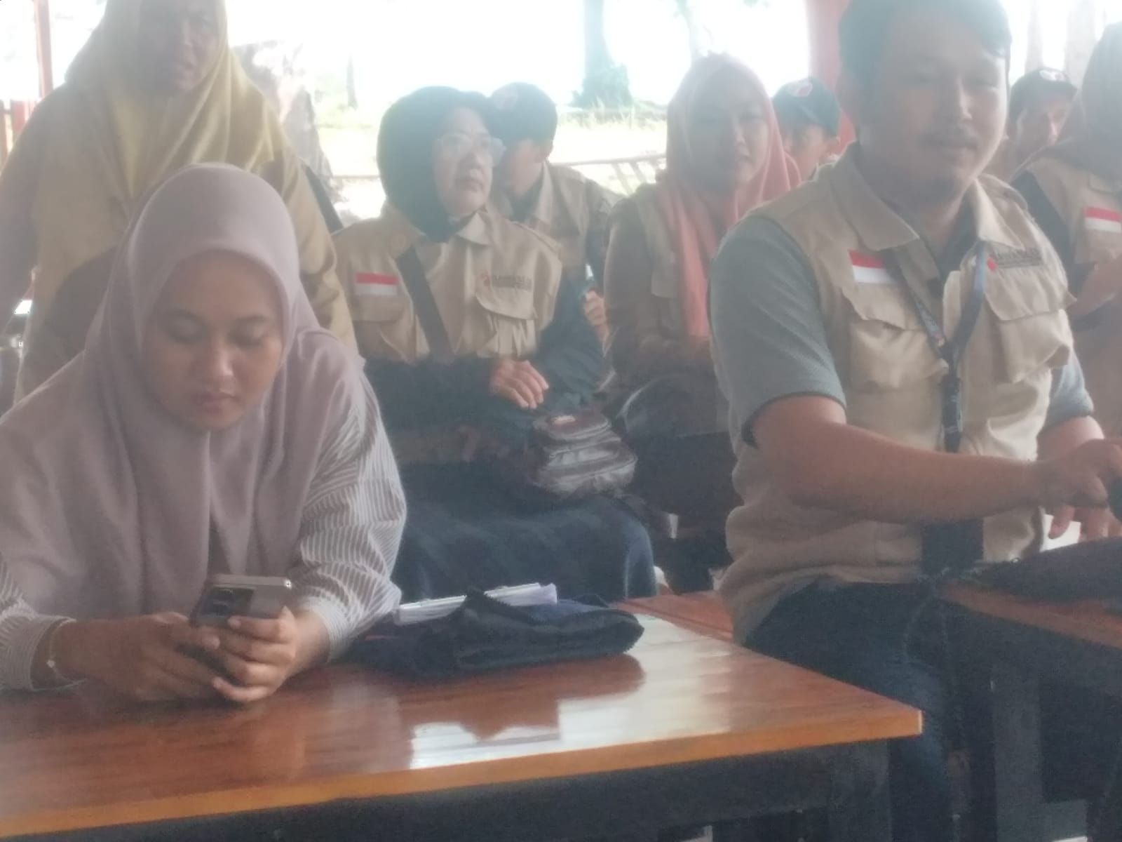 Menjalin Kerja Sama Antar Instansi Pemerintah, Babinsa Air Anyir Hadiri Rapat Antar Lembaga