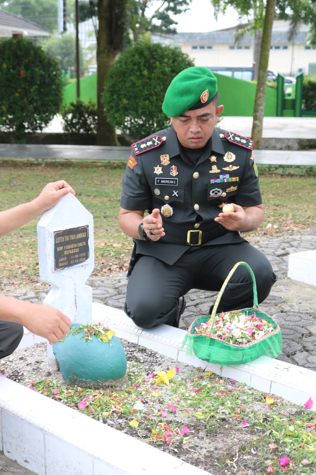 Ziarah Rombongan Ke TMP Pawitralaya, Dandim 0413/Bangka Mendampingi Danrem 045/Gaya Ke TMP Dalam Rangka HUT Korem 045/Gaya