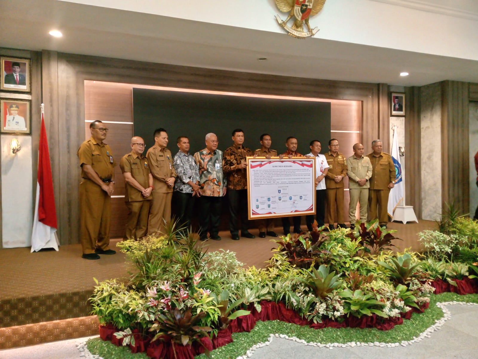 Wali Kota Pangkalpinang Terima Penghargaan Dari KPK RI, Diganjar Apresiasi Upaya Optimalisasi Penggunaan Alat Rekam Pajak Daerah