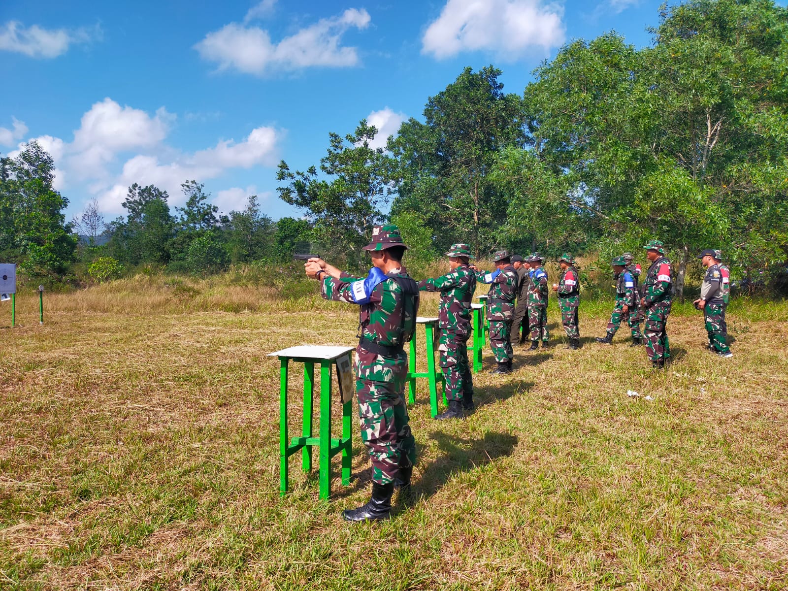 Kodim 0413/Bangka Asah Kemampuan Menembak Prajurit