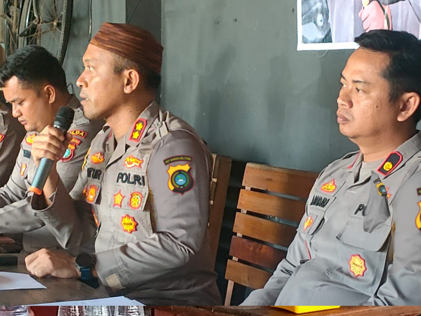 Polres Bangka Barat Sosialisasi Bahaya TPPO (Tindak Pidana Perdagangan Orang) dalam Program Jumat Curhat