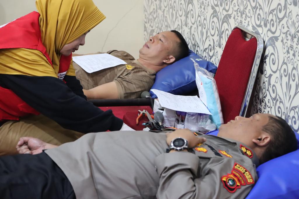 Gandeng PMI Polres Bangka Tengah Gelar Donor Darah Dalam Rangka Hari Bhayangkara ke 77