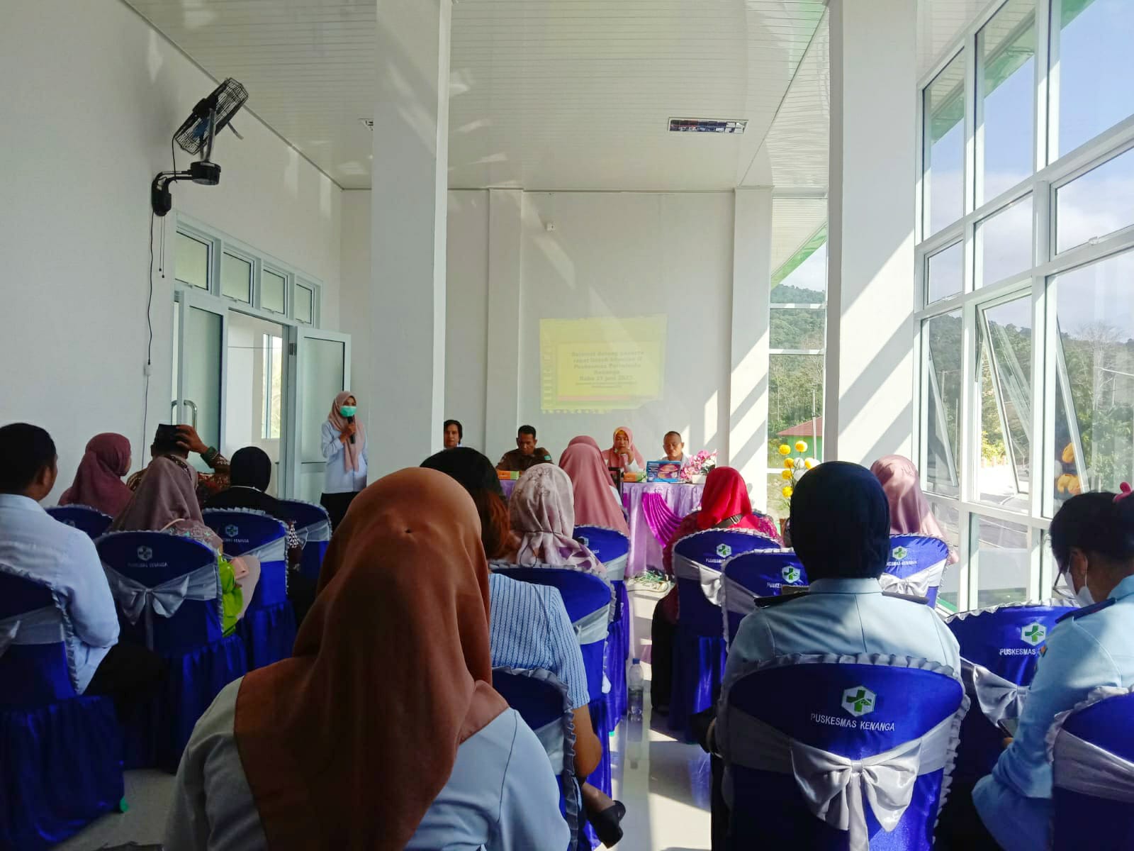 Babinsa Sungailiat Hadiri Lokakarya Mini Tribulan 2 Lintas Sektoral Puskesmas Desa Rebuk