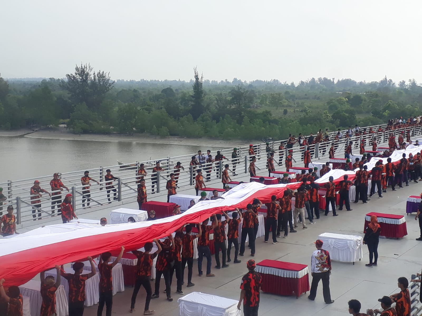 Dandim 0413/Bangka bersama Forkopimda Provinsi Babel Hadiri Momen Peringatan Hari Lahir Pancasila Di Jembatan Emas