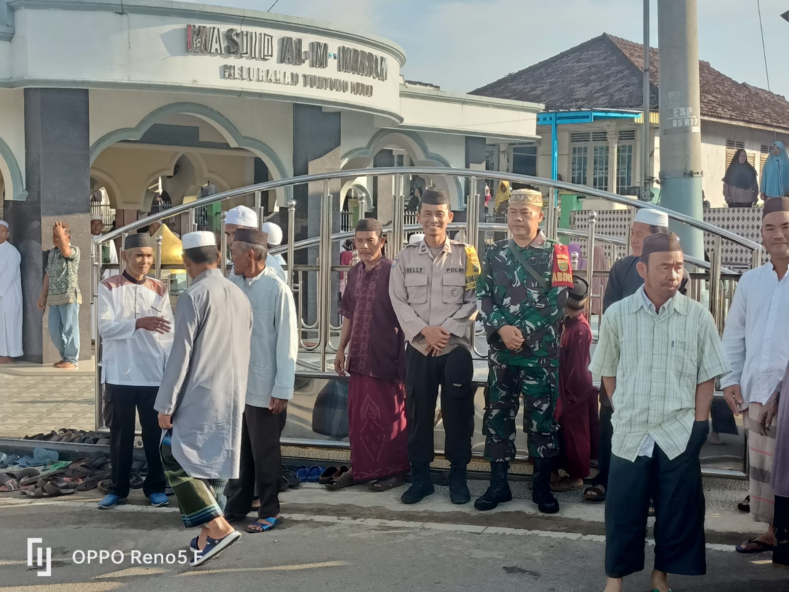 Babinsa Koramil Tamansari Hadiri Pelepasan Jemaah Calon Jemaah Haji