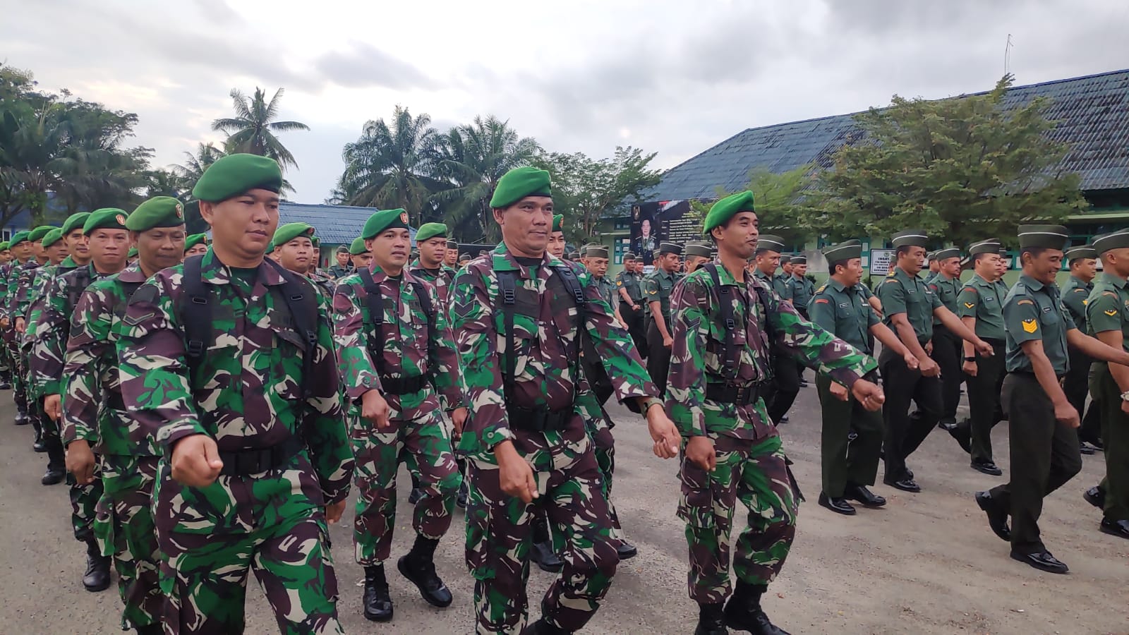 Personil Kodim 0413/Bangka Laksanakan Upacara Bendera Merah Putih Dan PBB