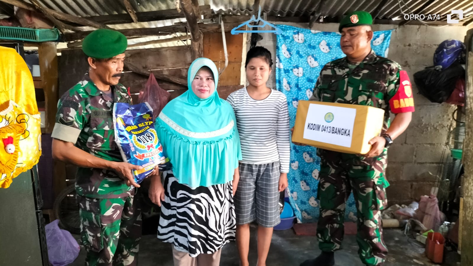 Jumat Berkah Dandim Bangka Bagikan Paket Sembako Bagi Warga Yang Kurang Mampu