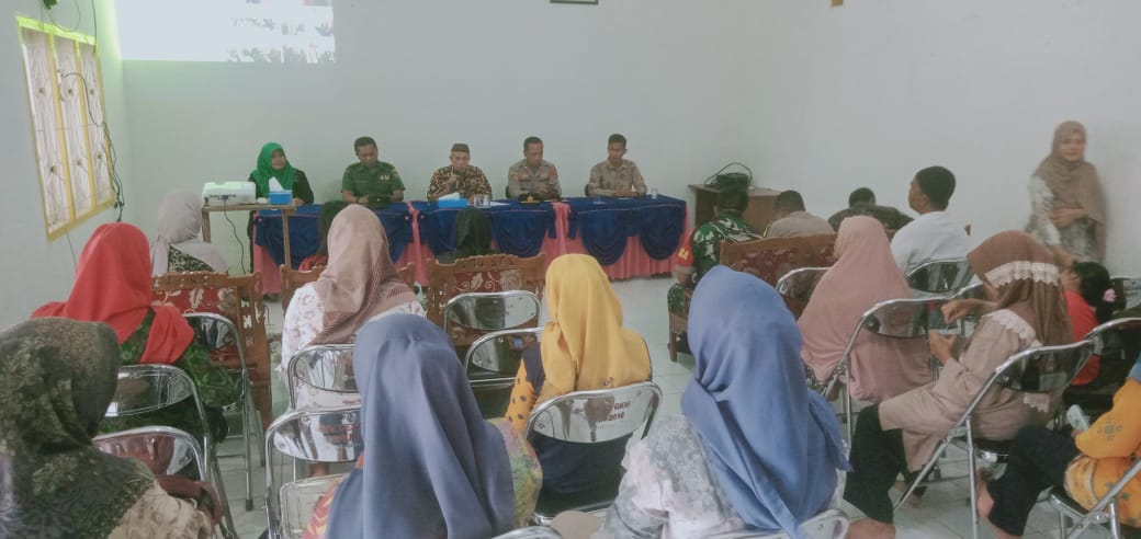 Guna Mengetahui Capaian Hasil Kegiatan Kesehatan Di Puskesmas, Batihtuud Koramil 04/Mendo Barat Hadiri Rapat Lokakarya Mini Lintas Sektoral