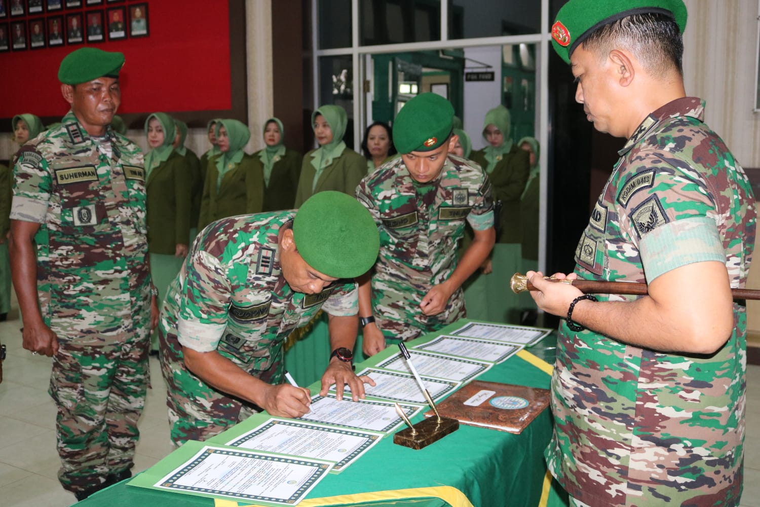 Tradisi Penerimaan dan Pelepasan Perwira Kodim 0413/Bangka Serta Memasuki Masa Pensiun