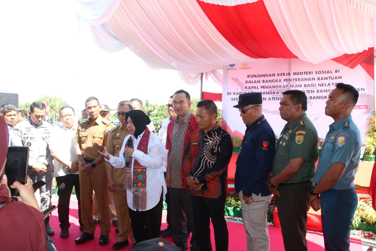 Kasrem 045/Gaya Hadir Dalam Penyerahan Bantuan Kapal Penangkap Ikan Nelayan Bangka