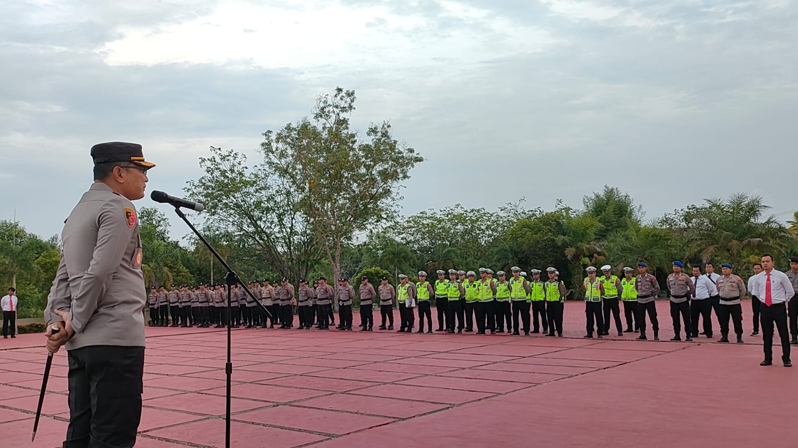 Kapolres Babar Ingatkan Porsonel untuk Berada di Tengah-tengah Masyarakat