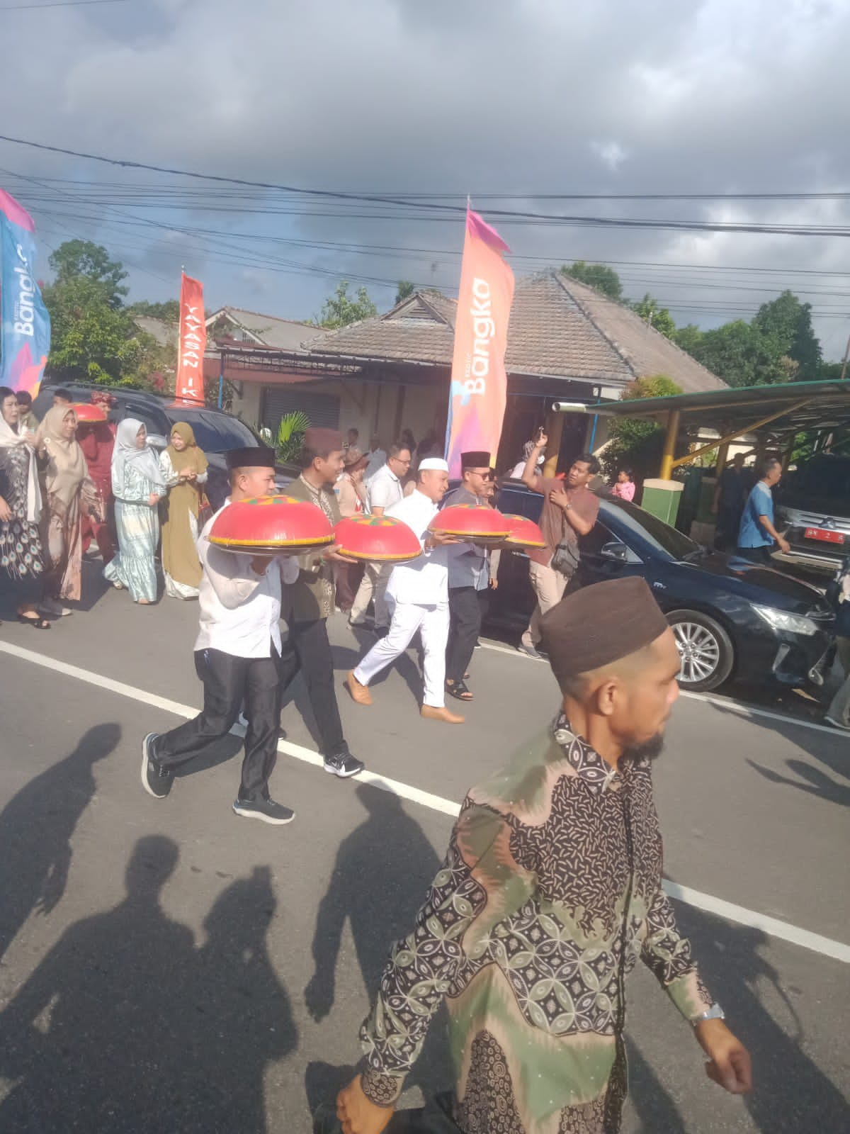 Beri Rasa Aman Perayaan 1 Muharram 1445 H, Babinsa Kenanga Laksanakan Pengamanan