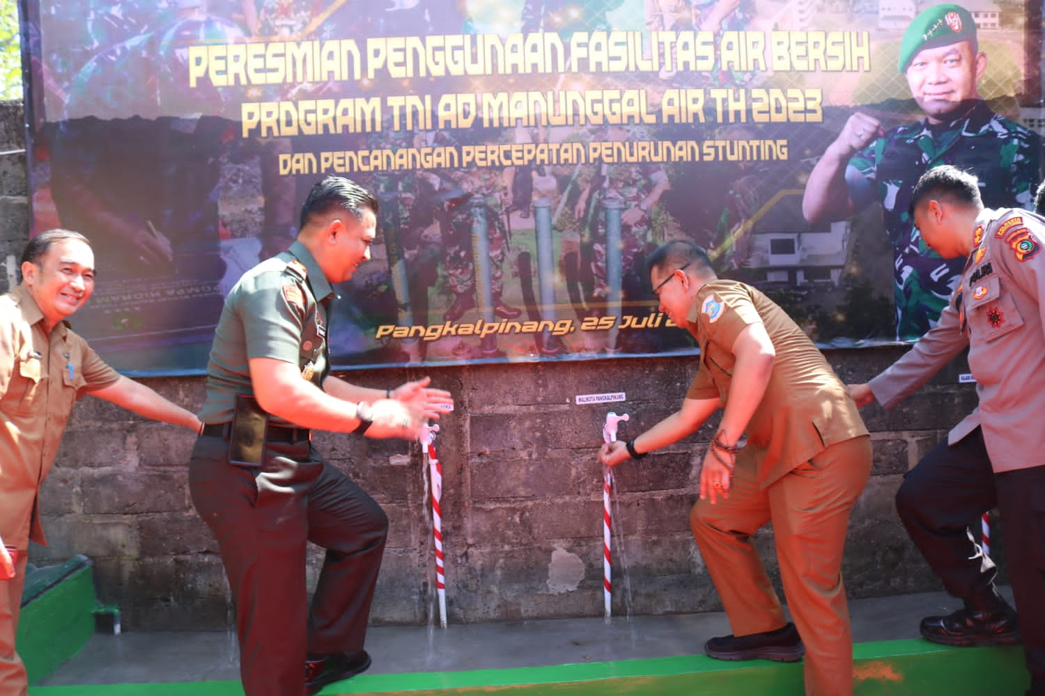 Dandim Bangka, Forkopimda dan Masyarakat Resmikan Fasilitas Air Bersih Untuk Masyarakat Bersama KASAD