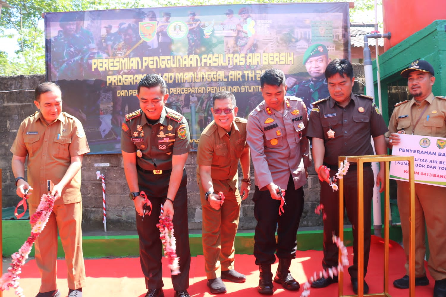 Dandim Bangka, Forkopimda dan Masyarakat Resmikan Fasilitas Air Bersih Untuk Masyarakat Bersama KASAD