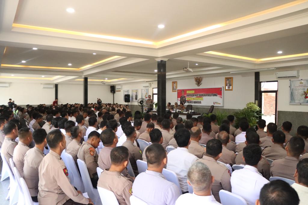 Kapolda Babel Memberikan Arahan Kepada Personil Polres Bangka