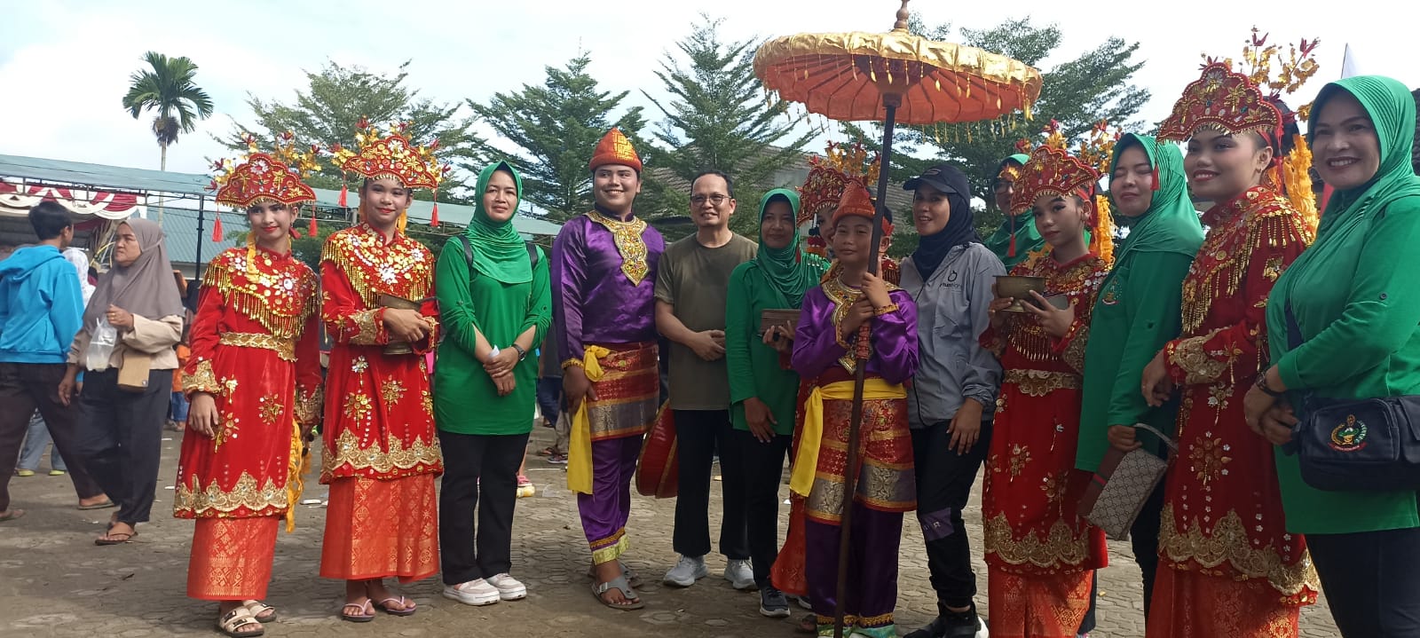 Jalan Santai Bersama TNI Polri Pemerintah Daerah Serta Masyarakat di Alun-Alun Sungai Selan