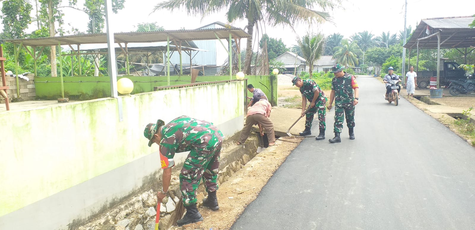 Kebersamaan TNI AD Bersama Rakyat