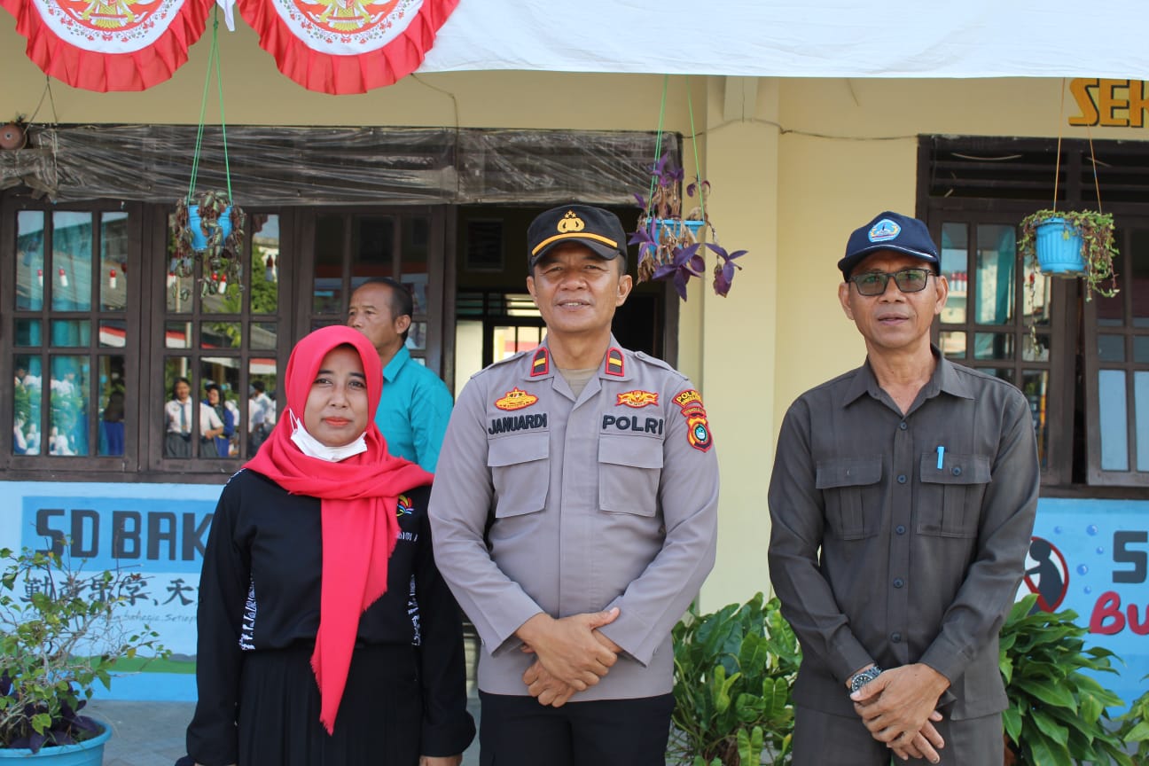 Kapolsub Sektor Parit Tiga Pimpin Upacara Bendera di Sekolah Yayasan Bhakti Parit Tiga, Ini Amanatnya!