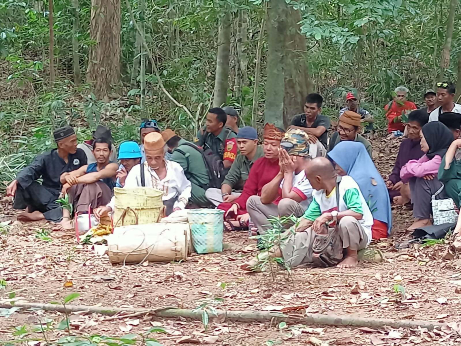 Babinsa Koramil 431-02/Mentok Hadiri Acara Adat Ceriak Gunung Desa Pelangas