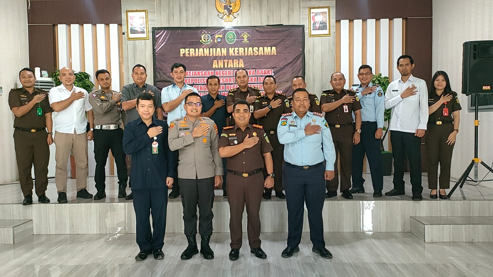 Kapolres Bangka Barat Menghadiri Perjanjian Kerjasama Tentang Aplikasi Sistem Informasi Manajemen Tahanan (SI-Mata) Pada Kejasaan Negeri Bangka Barat