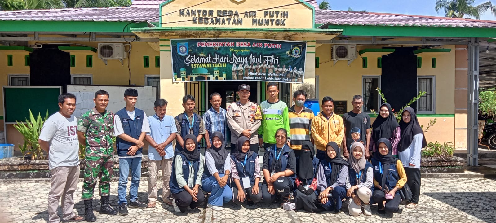 KKN Dapat Meningkatkan Kepedulian Sosial Pada Diri Mahasiswa , Ujar Babinsa Koramil 431/02/Mentok