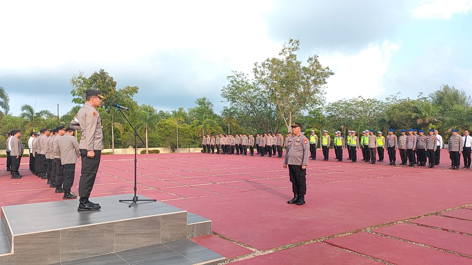 Kapolres Bangka Barat Berikan Penghargaan Kepada Personil Humas, Ini Penghargaannya!