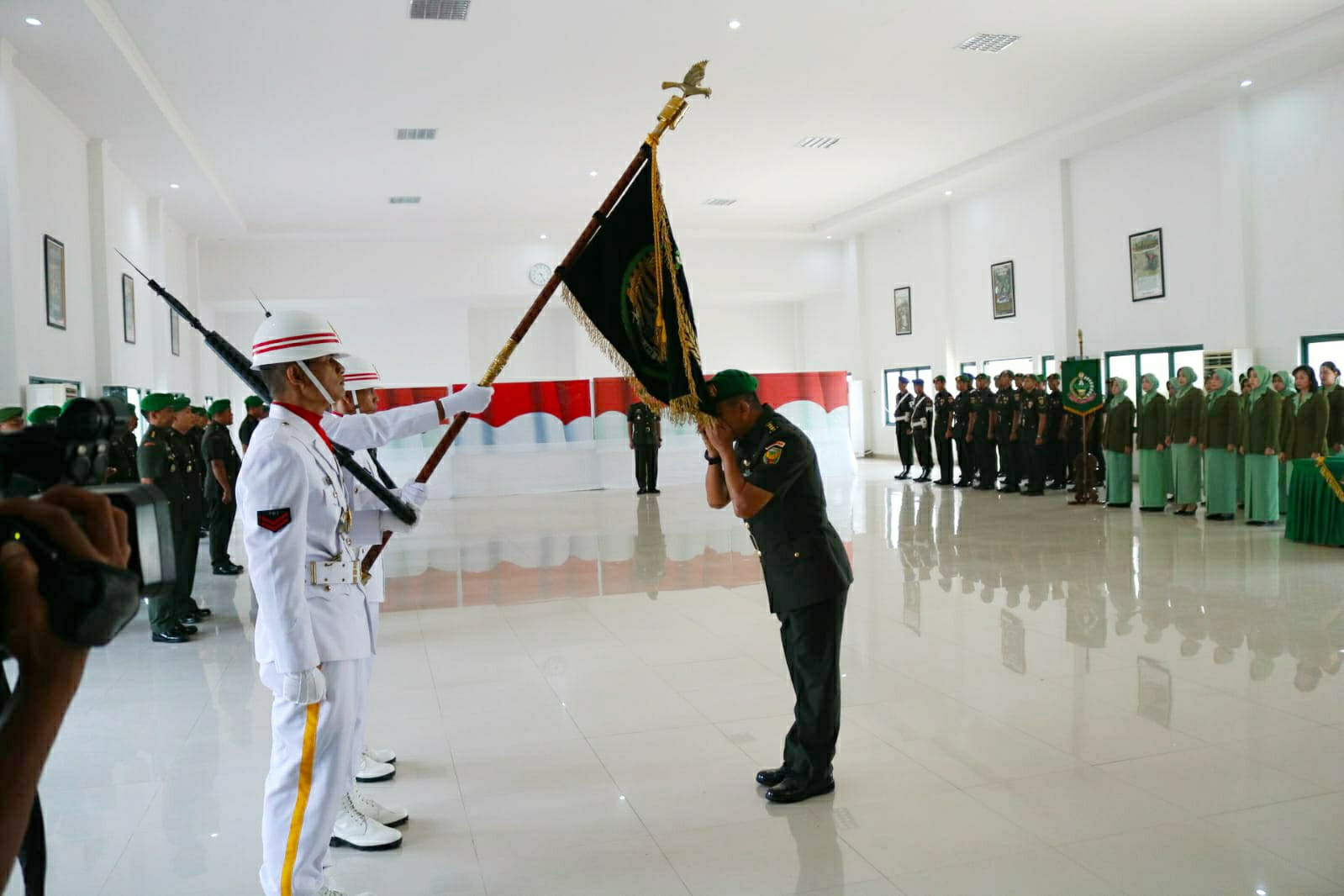 Letkol Arm Firstya Andrean Gitrias, S.H, M,M Menghadiri Acara Serah Jabatan Kasiops Korem 045/Gaya