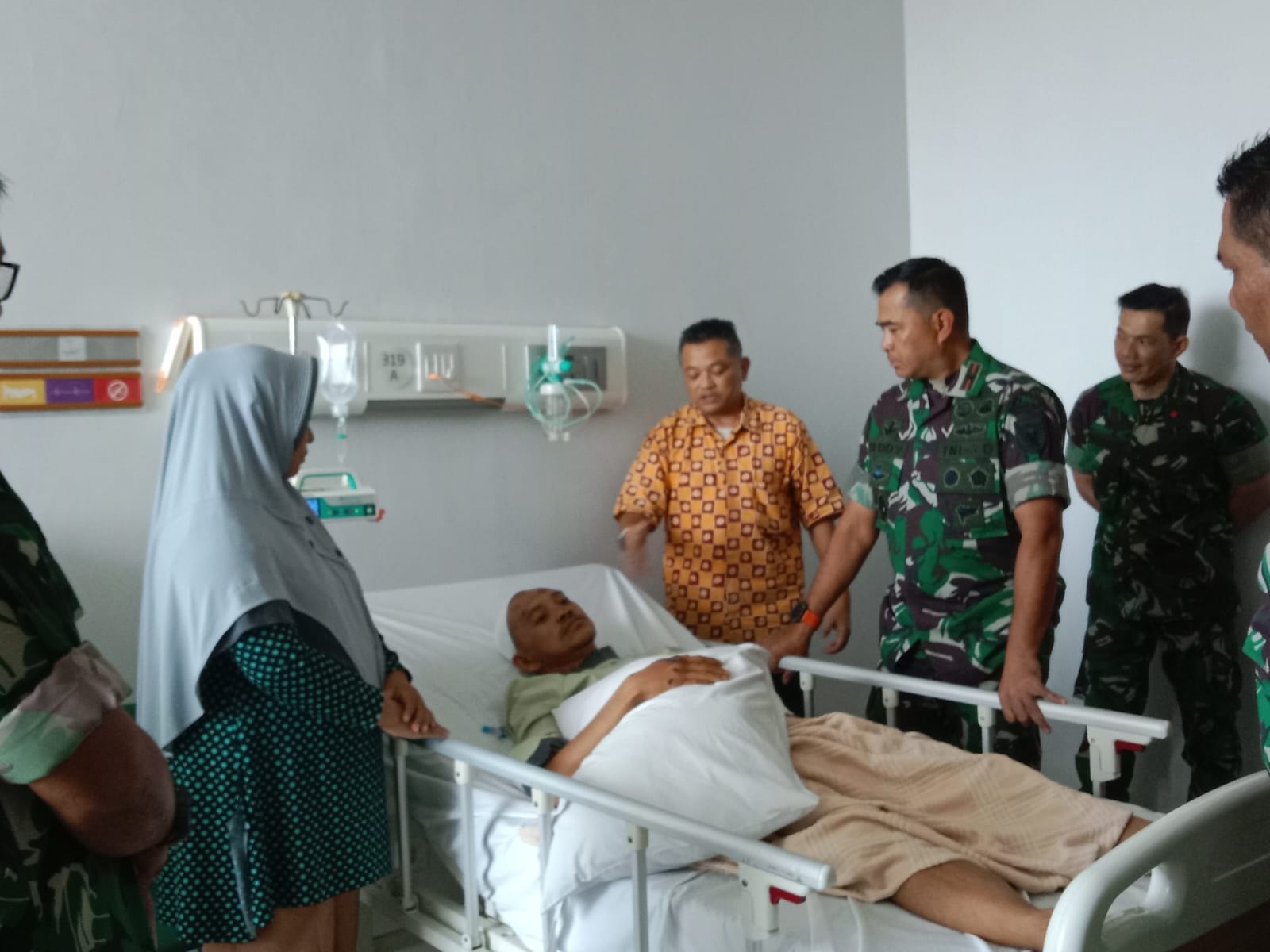 Danrem 045/Gaya Wujud Kepedulian, Besuk Anggota Yang Sedang Dirawat di RS Klinik Intan Medika