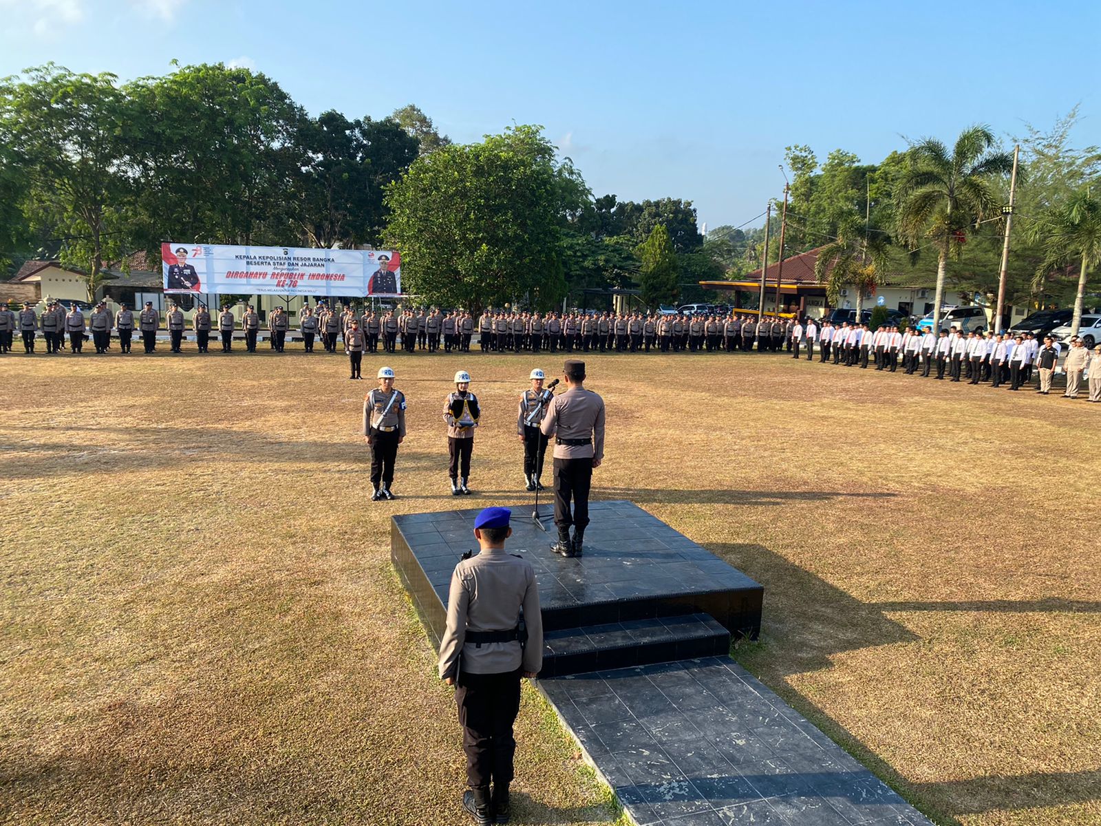 Personil Polres Bangka Brigadir Polisi ( Brigpol ) Deri Sandi Diberhentikan Karena Meninggalkan Dinas Atau Desersi Dalam Pelaksanaan Tugas