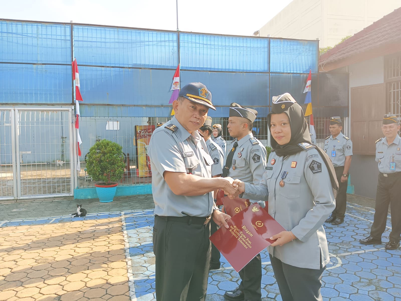 Berikan Inspirasi Bagi Pegawai, Plt Kepala LPKA Pangkalpinang Serahkan Tanda Kehormatan Satyalancana!