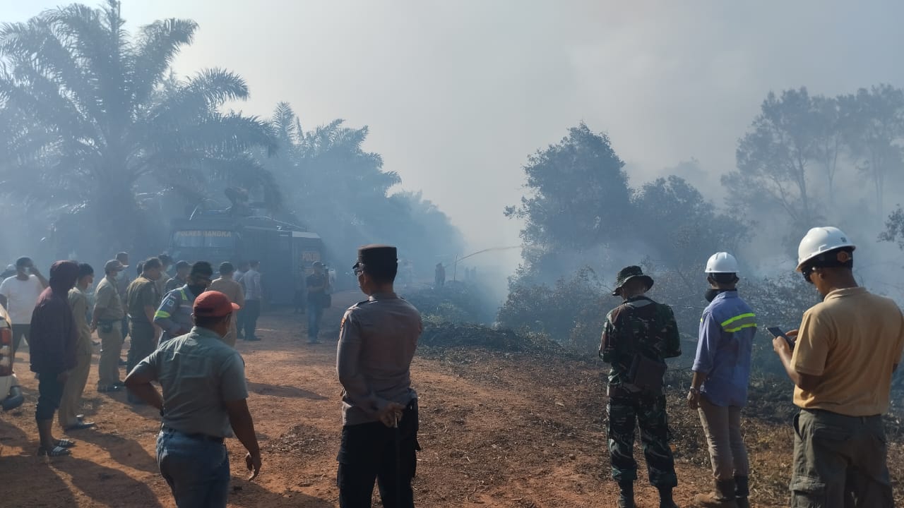 Kapolres Bangka Bersama Intasi Terkait Laukakn Pemadaman Hutan dan Lahan yang Terbakar