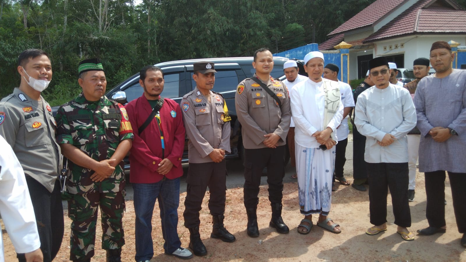 Wujudkan Kemanggulan TNI Bersama Rakyat, Babinsa Hadiri Tabligh Akbar di Desa Namang