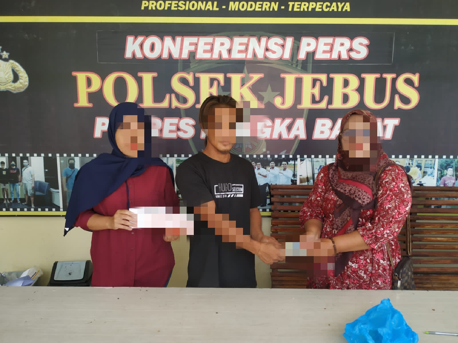 Polsek Jebus Melaksanakan Restorative Justice (RJ) Kasus Curat di Desa Kelabat Kecamatan Parit Tiga Kab. Bangka Barat