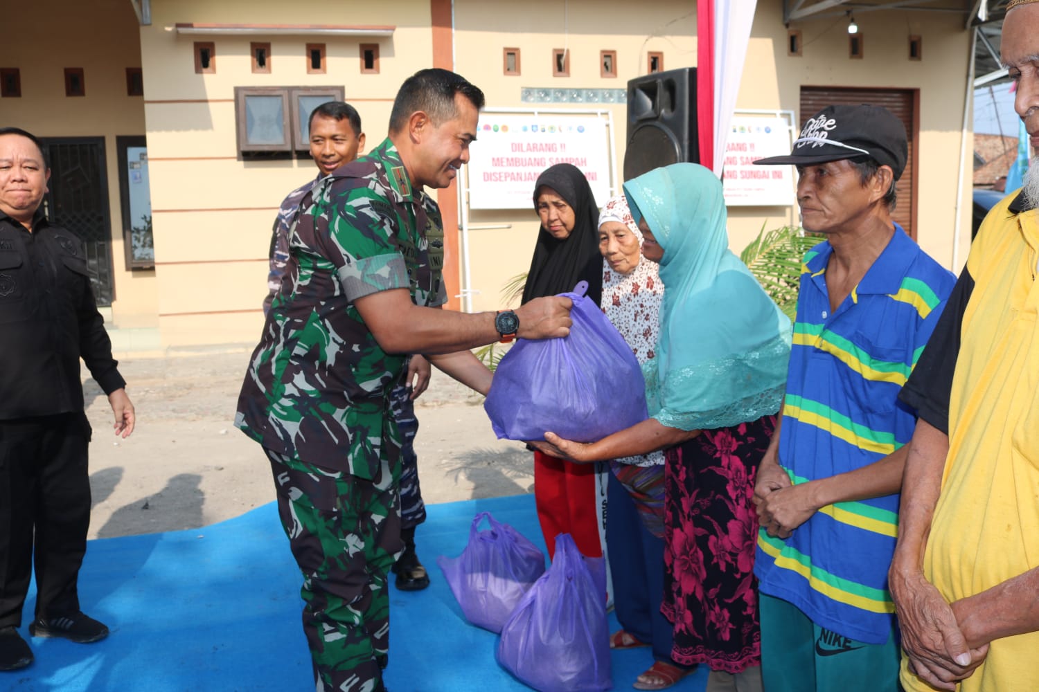 Danrem 045/Gaya Hadiri Program Kali Bersih Dalam Rangka HUT Ke-78 TNI AL