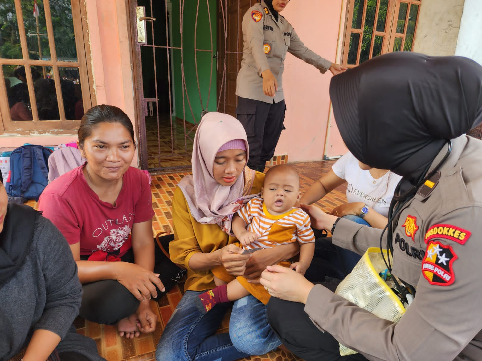 Polri Gelar Bakti Kesehatan Bagi Masyarakat Rempang