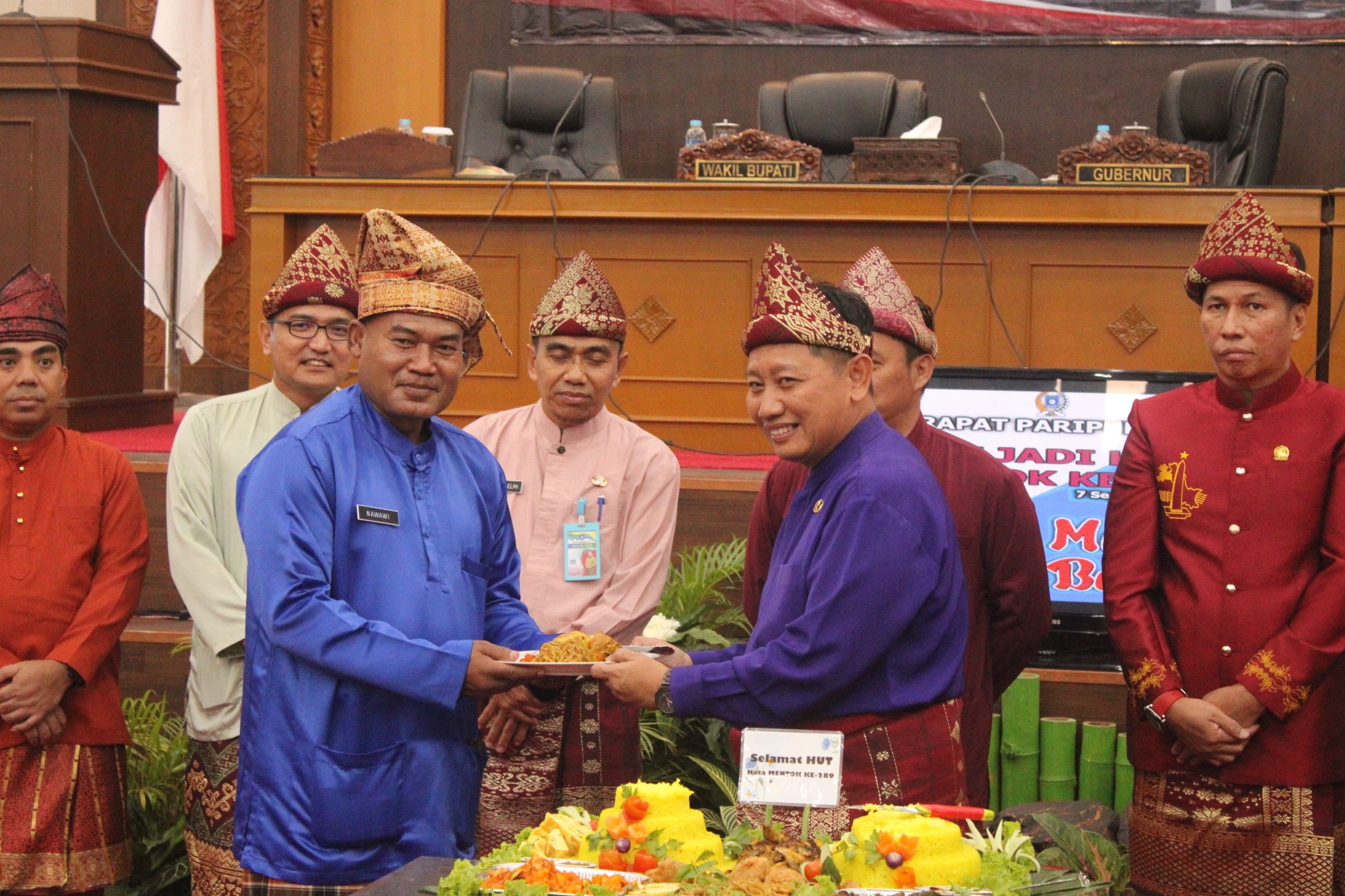 Kasdim 0431/Babar Mayor CHB Nawawi menghadiri kegiatan Rapat Paripurna Hari Jadi Kota Mentok Ke-289 yang Bertemakan Mentok Betason