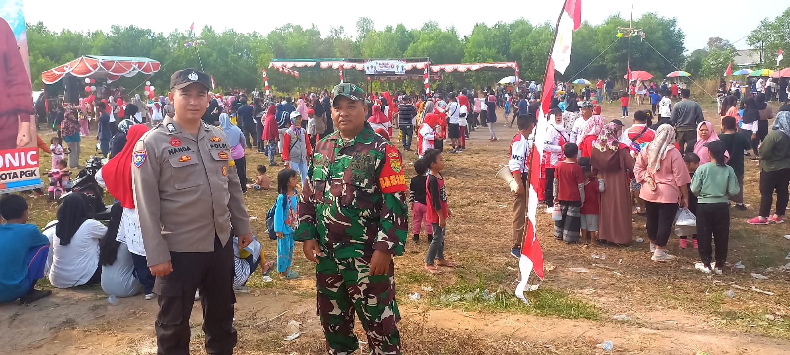 Babinsa Selindung Bersama Bhabinkamtibmas Laksanakan Pengaman Jalan Santai