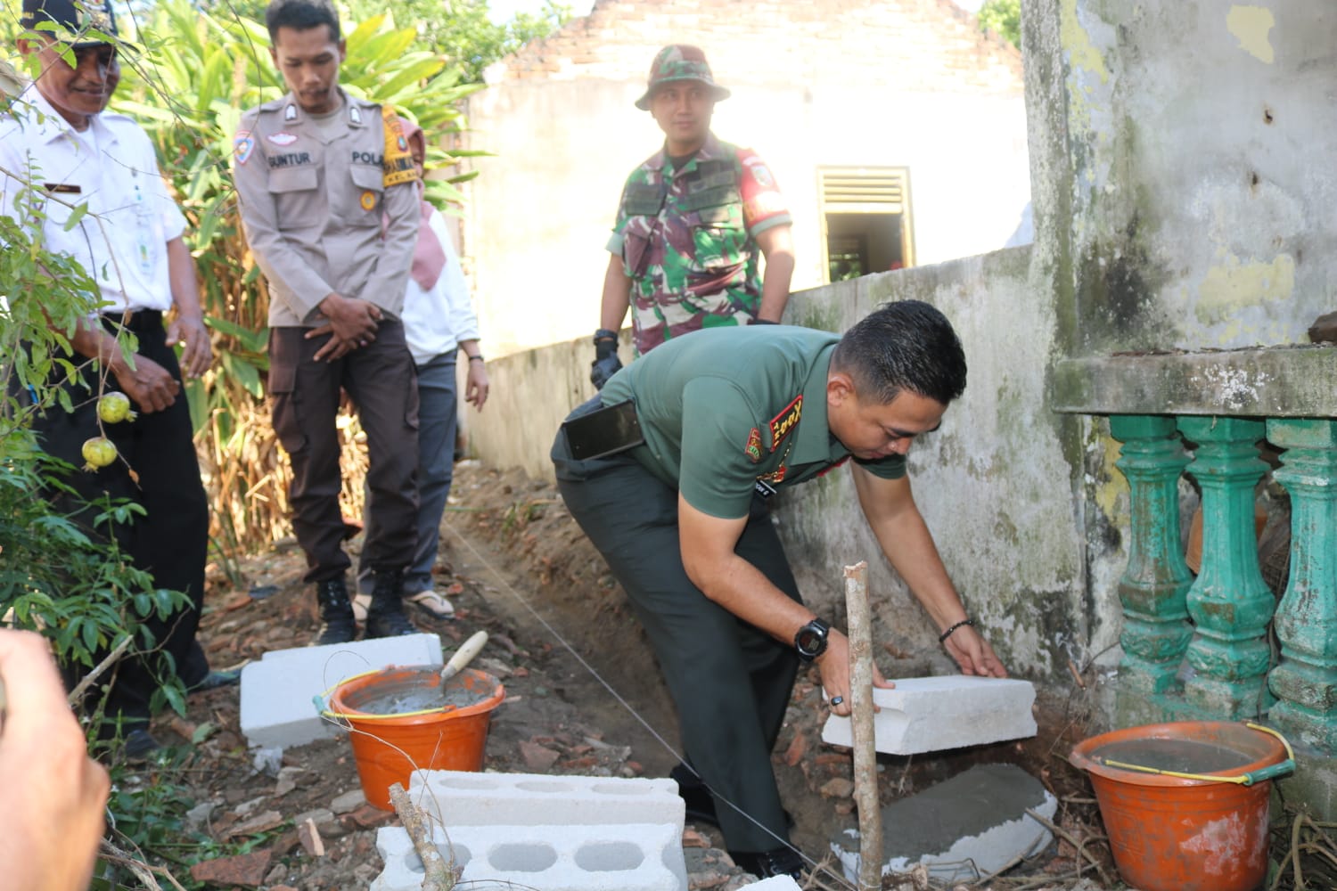 Dandim 0413/Bangka Laksanakan Peletakan Batu Pertama Bedah Rumah Program RTLH