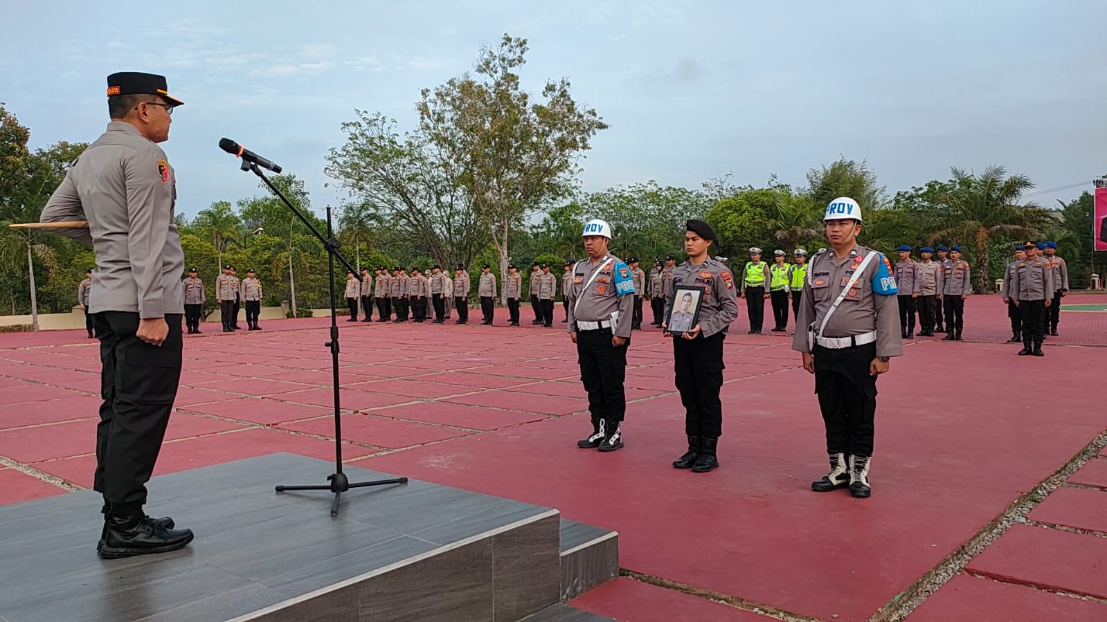 Pimpin Upacara PTDH 1 Personil, Kapolres Bangka Barat: Jangan Ada Lagi Anggota Berbuat Pelanggaran