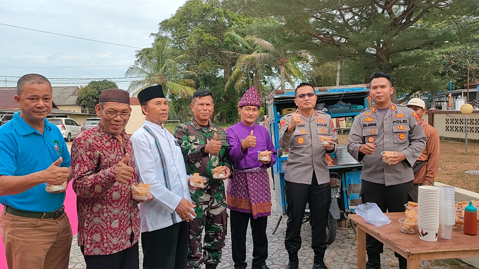 Kapolres Bangka Barat Melaksanakan Kunker Ke Polsek Mentok, Bantuan Sosial, dan Gerobakan Pagi