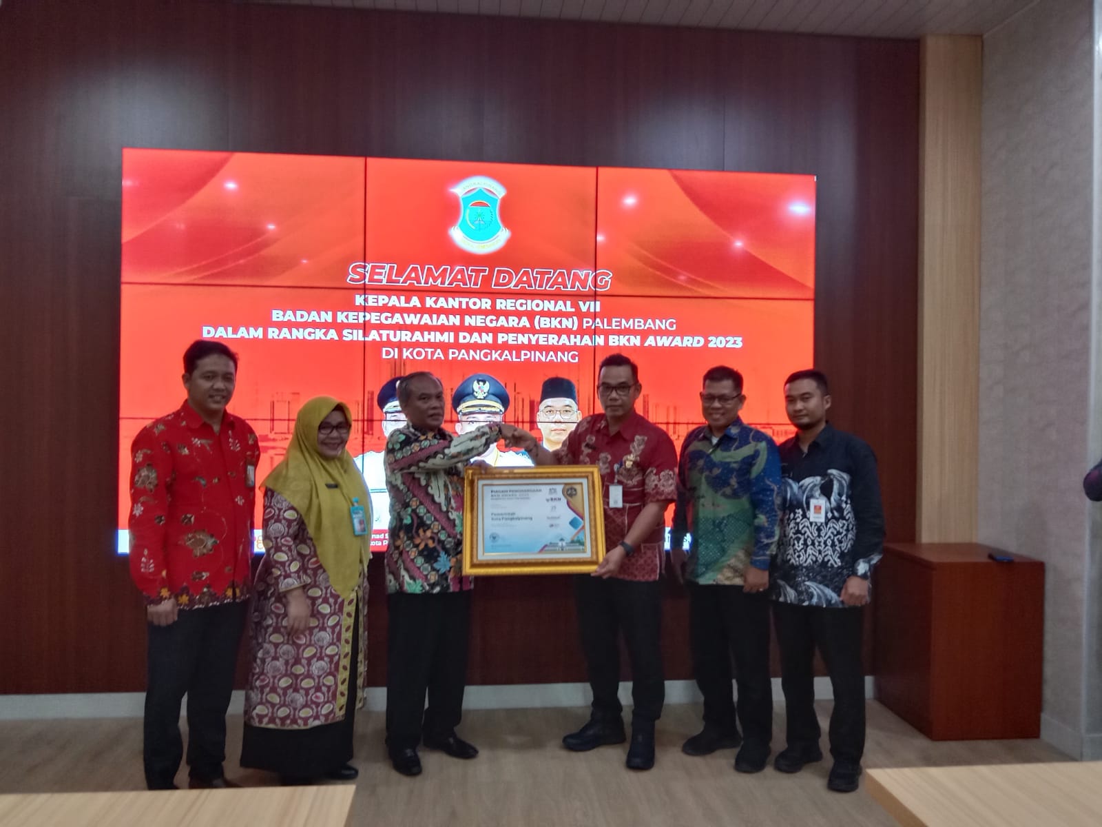 Pemkot Pangkalpinang Terima BKN Award 2023, Diserahkan Langsung Kepala Kantor Regional VII