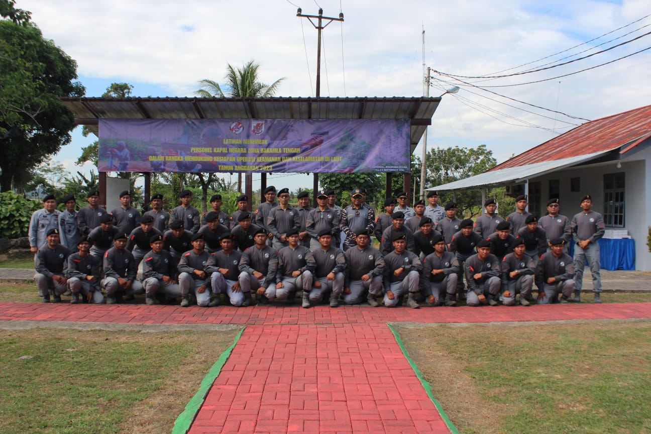 Bakamla RI Gelar Latihan Menembak Personel Zona Bakamla Tengah