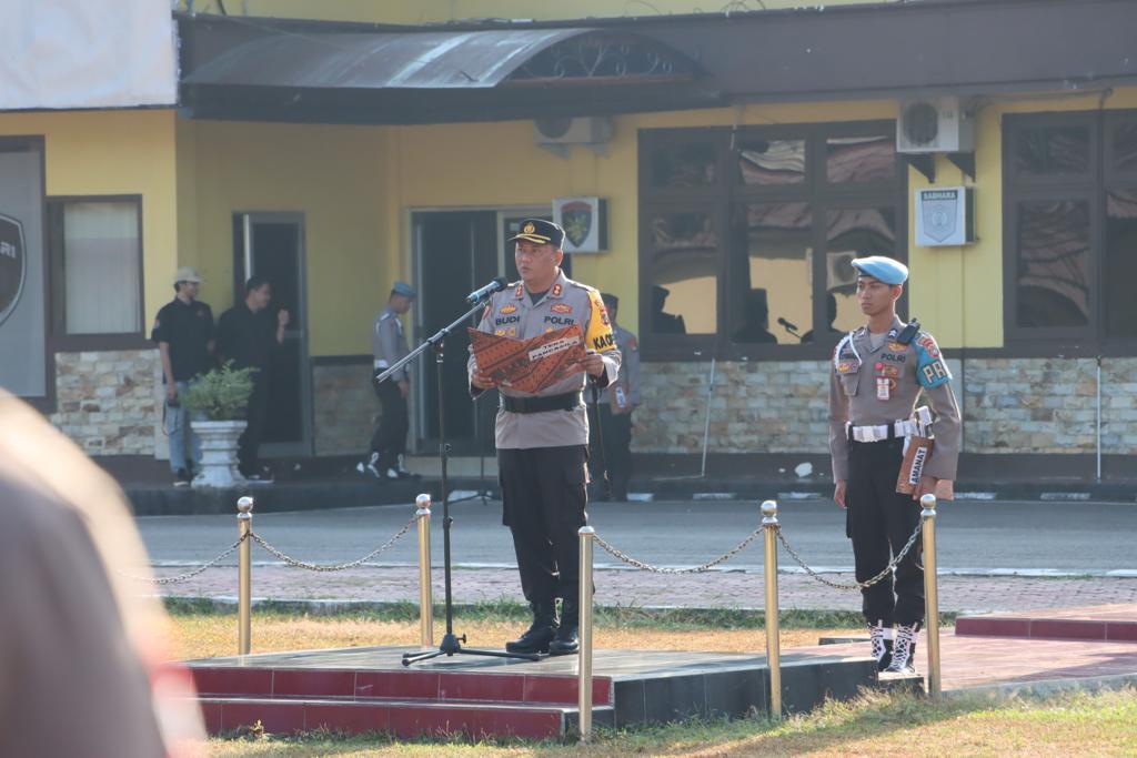 Peringati Hari Olahraga Nasional Polres Bangka Tengah Laksanakan Upacara Bendera