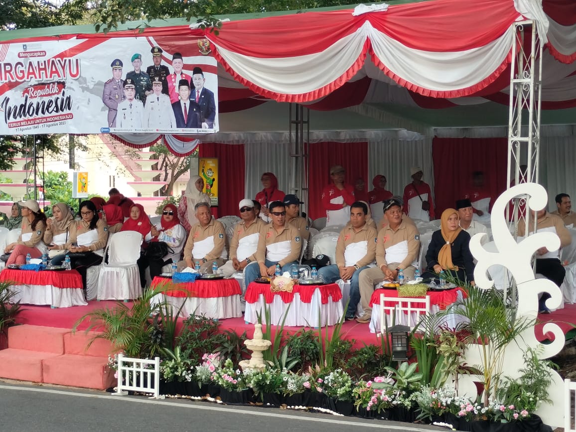 Dandim 0431/Babar Menghadiri kegiatan acara Lomba Gerak jalan dalam Rangka HUT Kemerdekaan RI ke 78, di Taman Lokomobil